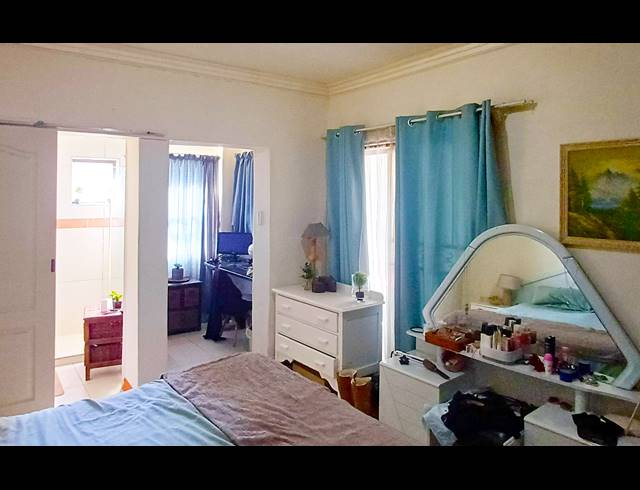 7 BEDROOM FREESTANDING FOR SALE IN KLEINMOND CENTRAL
